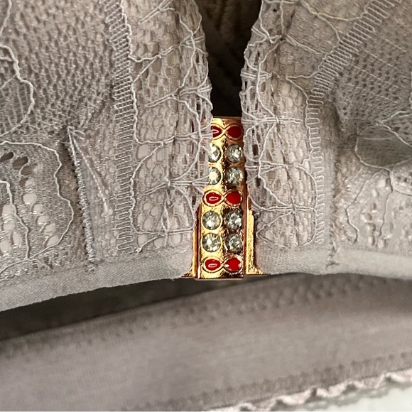 NWOT Floral Secrets Bra Elegant Lace Front-Closure Comfort Gray Bralette Sz 46C - Picture 2 of 9